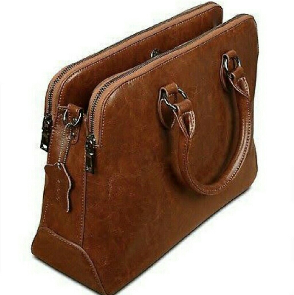 Leather shoulder bag